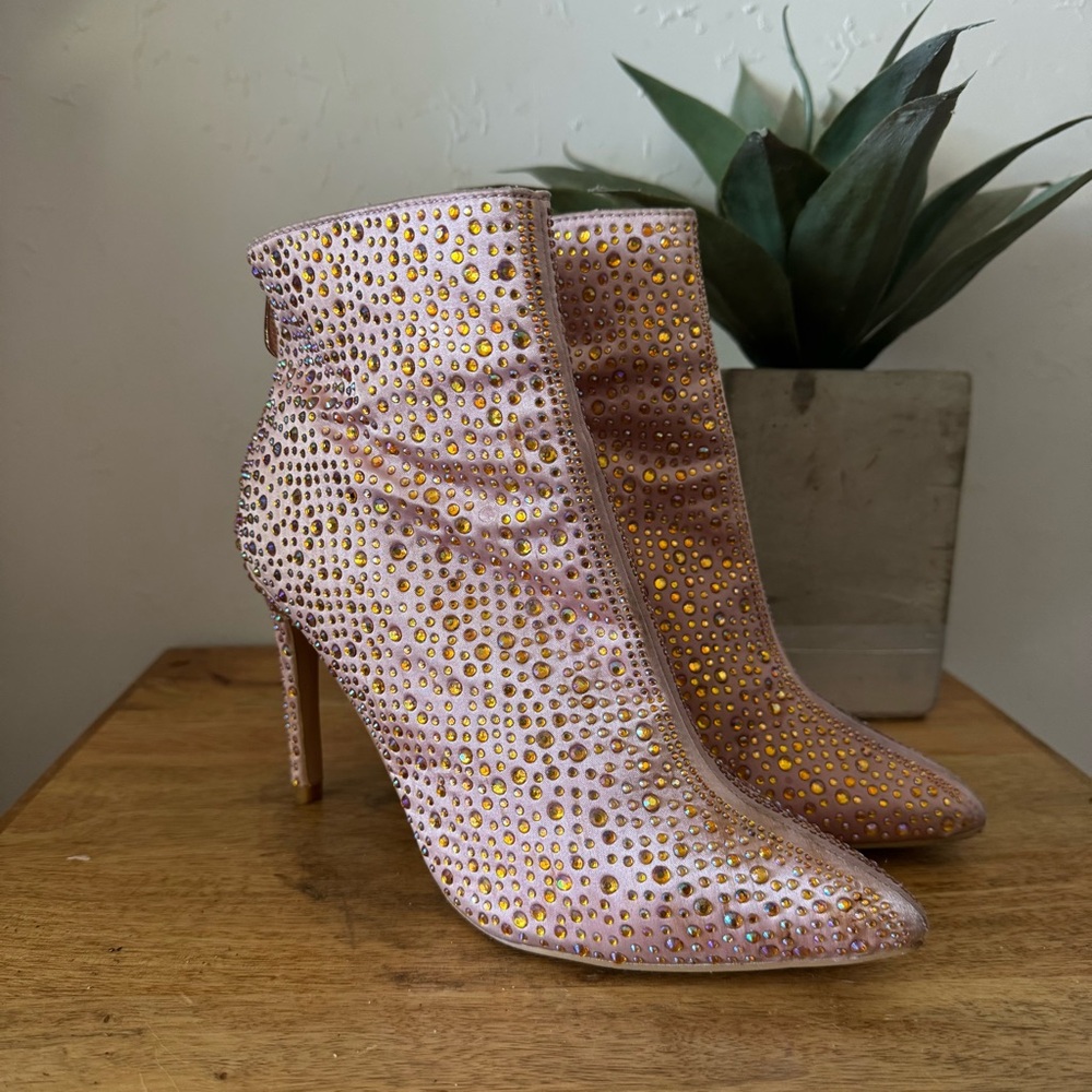 Cape Robbin Pink Rhinestone Booties Women’s Size 6
